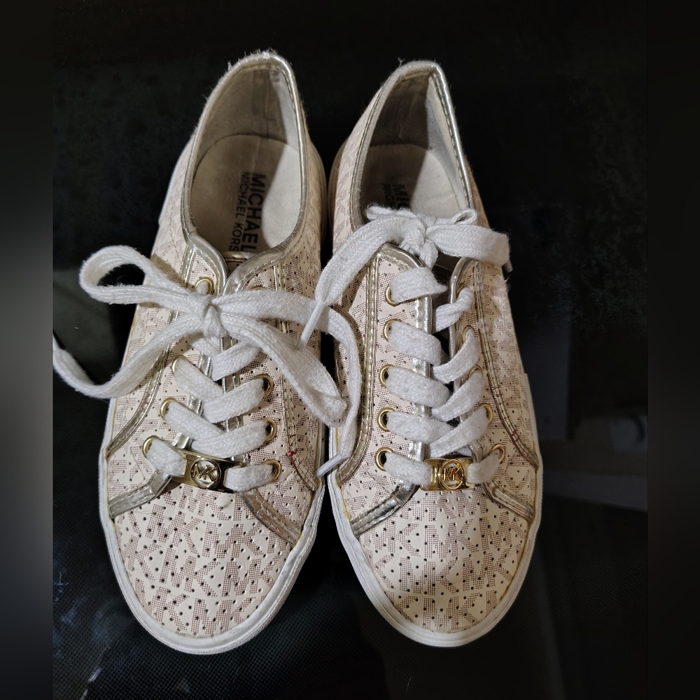 Michael Kors Cream Lace-Up Little Girl Sneakers